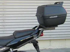 Držák top boxu SHAD — pohled 2