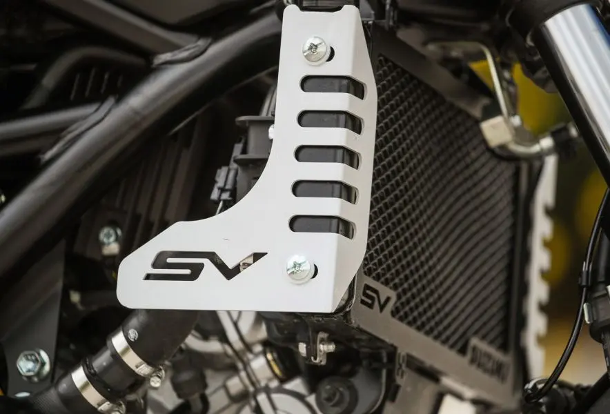 Kühlergrill C-RACER Suzuki SV 650 — Ansicht 2
