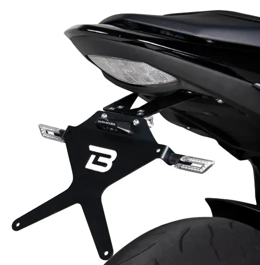Kennzeichenhalter Barracuda Suzuki GSR 750 2011