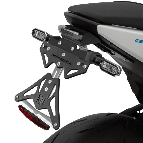 Dudukan plat Barracuda Suzuki GSX-8S untuk lampu sein original