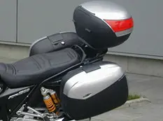 Selsaker Shad Top Master Yamaha XJR 1300 01 — vinkel 2