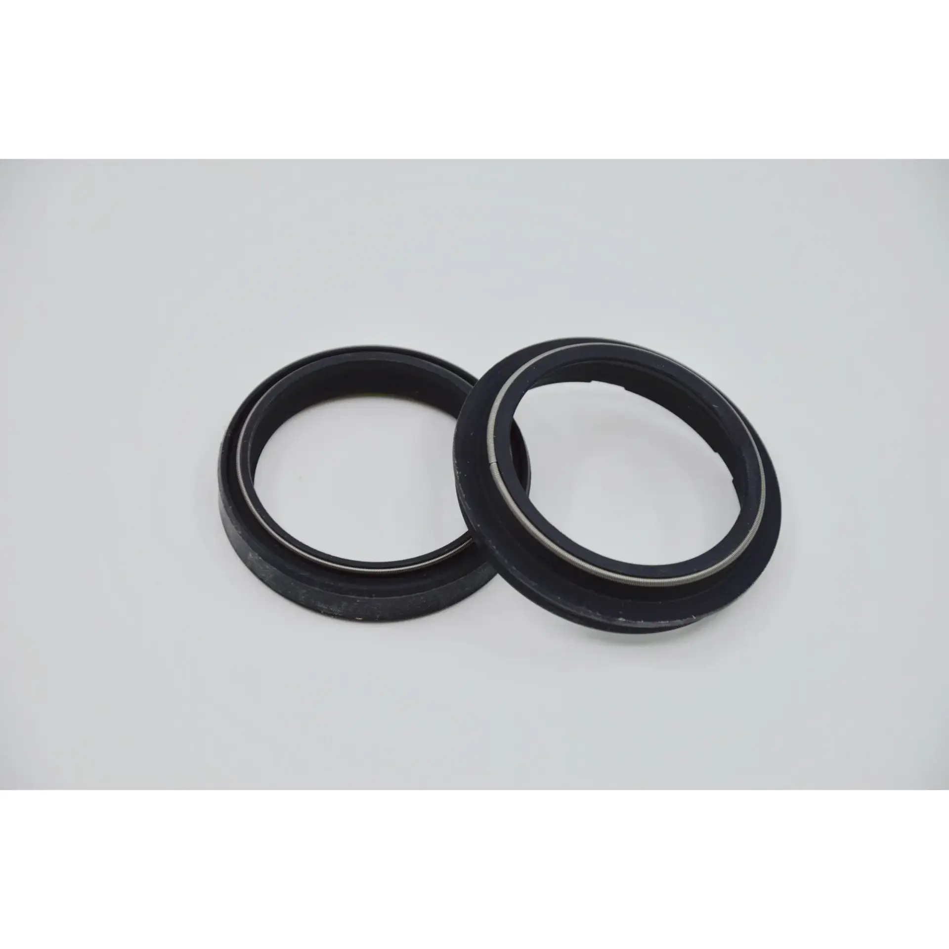 Sada těsnění vidlice + prachovka SKF 43 mm Black Color