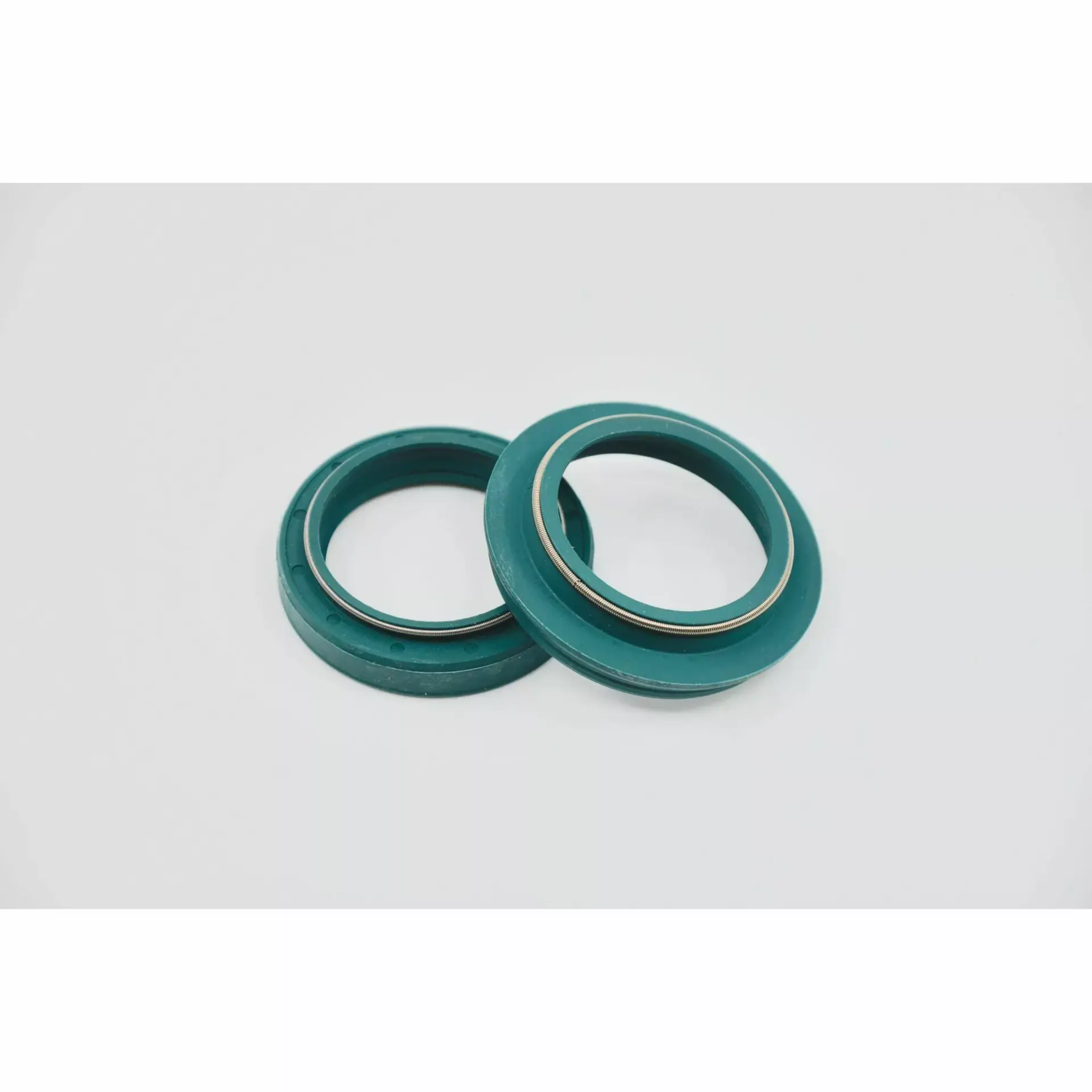 SKF مجموعة طوق مانع تسرب/غبار أمامي Kayaba KITG-36K