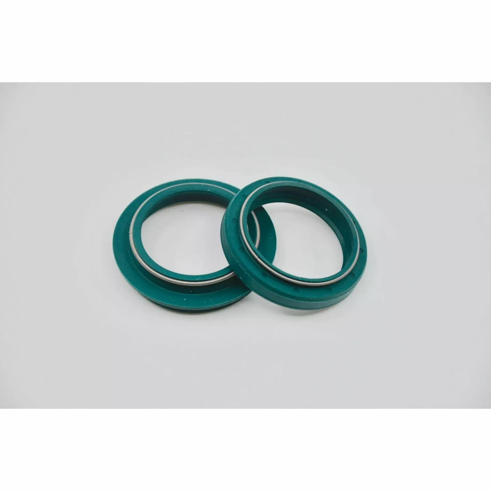 Sandariklių komplektas + dulkės apsauga SKF PAIOLI 38 mm Žalia Spalva