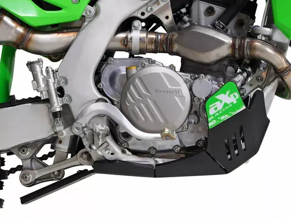 Ochrana spodku motoru Xtrem AXP Racing — pohled 3