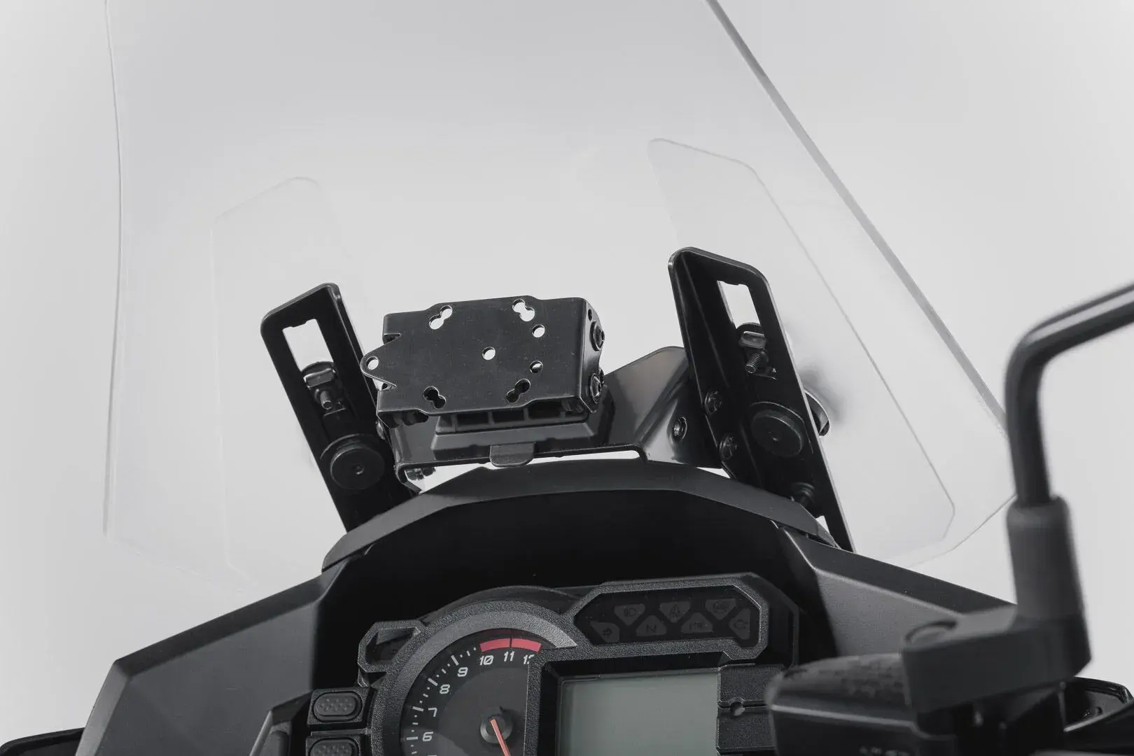 حامل جهاز ملاحة GPS للوحة القيادة SW-MOTECH