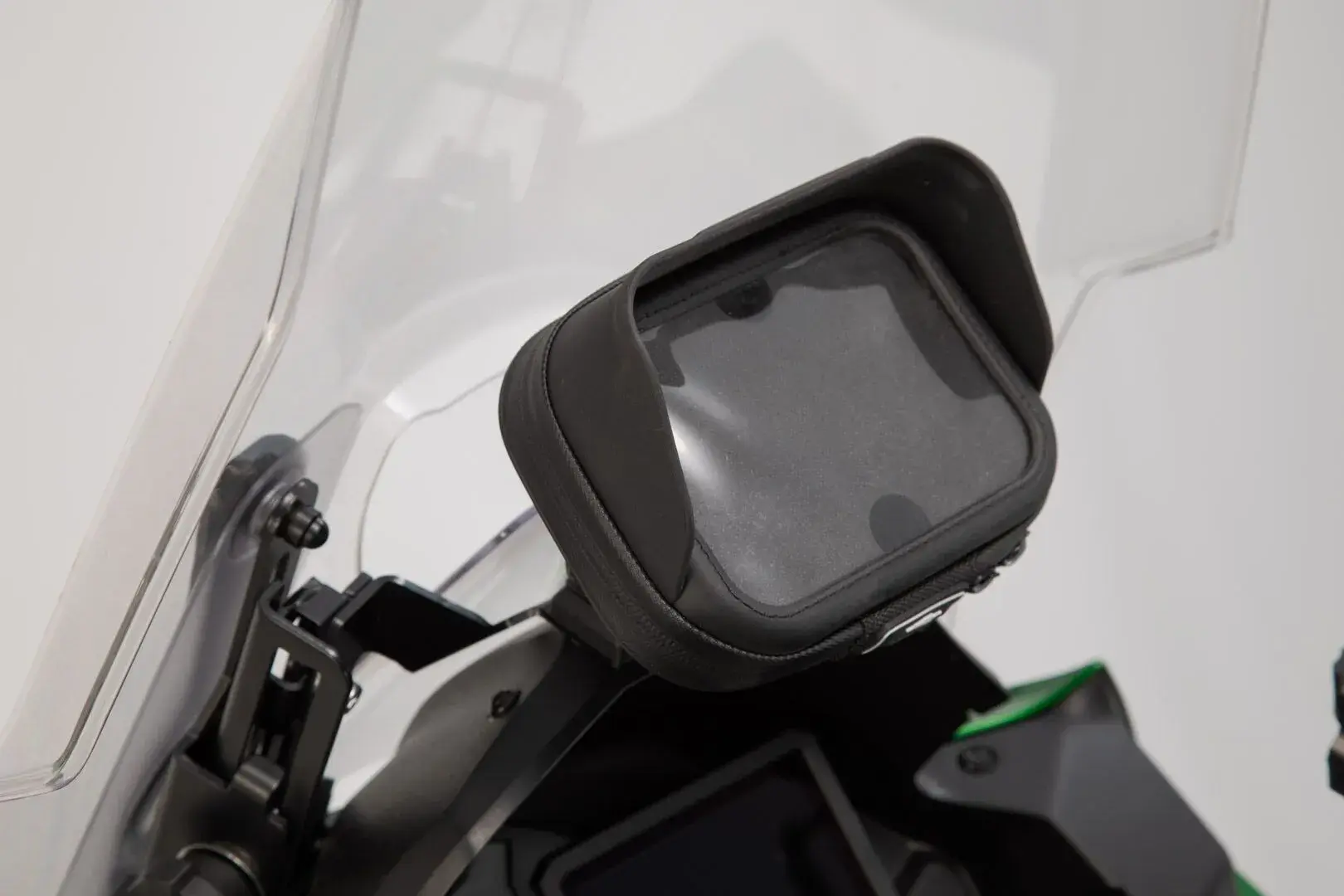 SW-MOTECH コックピット用 GPSマウント