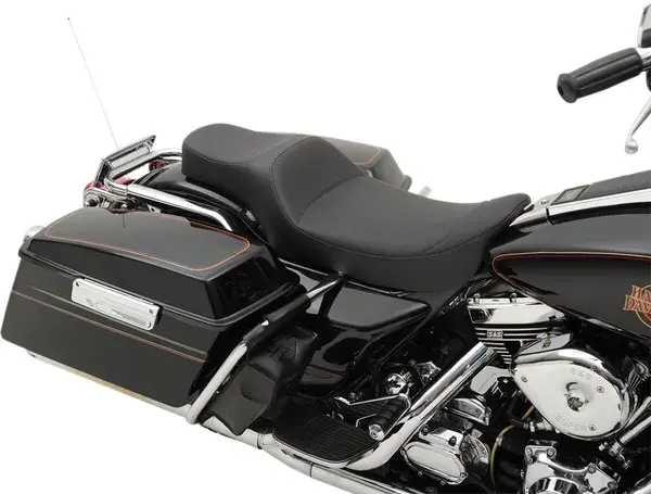 Sedlo dvojité prodloužené Predator DRAG SPECIALTIES — pohled 3