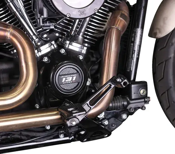 Étrier phanh Arm Brake M8 Softail với điều khiển trung tâm Thrashin Supply Co. — góc nhìn thứ 5
