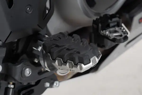 Evolution SW-MOTECH 푸트레스트 — 2번째 뷰