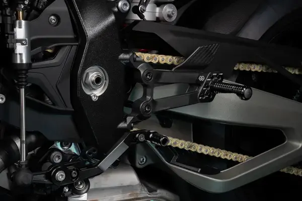 FXR schwarz matt Hinterradrasten BMW Gilles Tooling — Ansicht 2