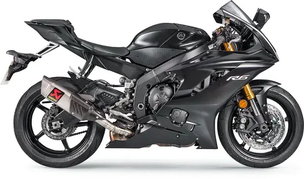 Silencieux Slip-On Line titane AKRAPOVIC