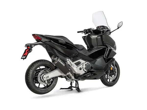 Silencieux Slip-On Line Akrapovic — vue 3