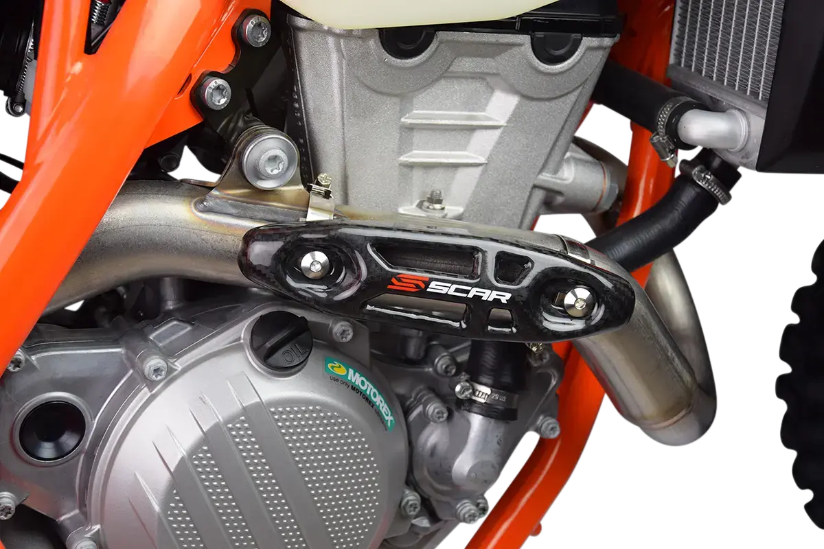 SCAR RACING यूनिवर्सल कार्बन एग्जॉस्ट प्रोटेक्टर