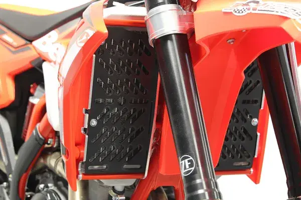 AXP Racing Xtrem Radiator Guard Beta 125 — view 3