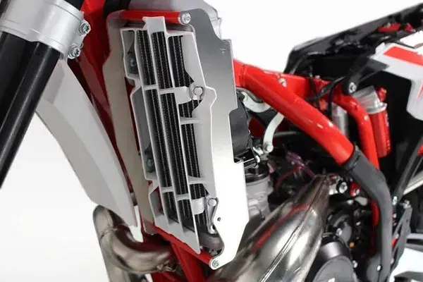 Kühlerschutz AXP Racing RR125-300 20-2