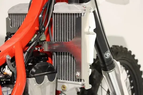 Защита радиатора AXP Racing RR350+ 20-22 — вид 2