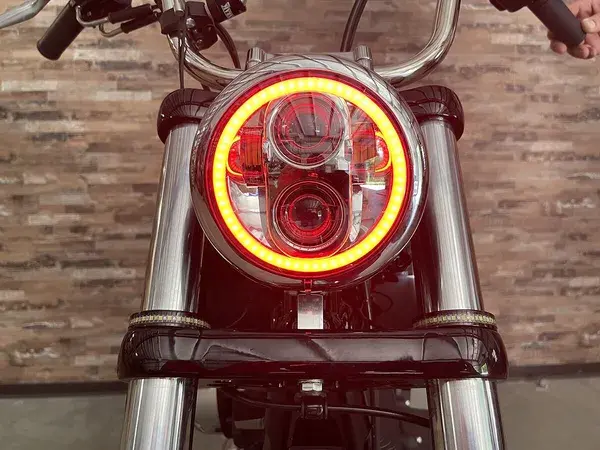 Đèn Pha LED ProGLOW với vòng halo đổi màu CUSTOM DYNAMICS — góc nhìn thứ 5