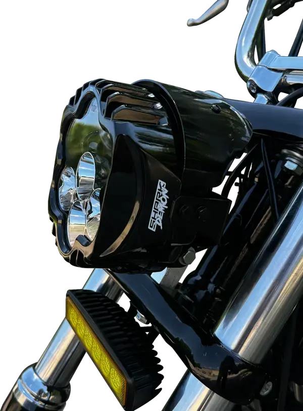 مصباح LED أداء Shark Demon® CUSTOM DYNAMICS على حامل عمودي — المنظر 4