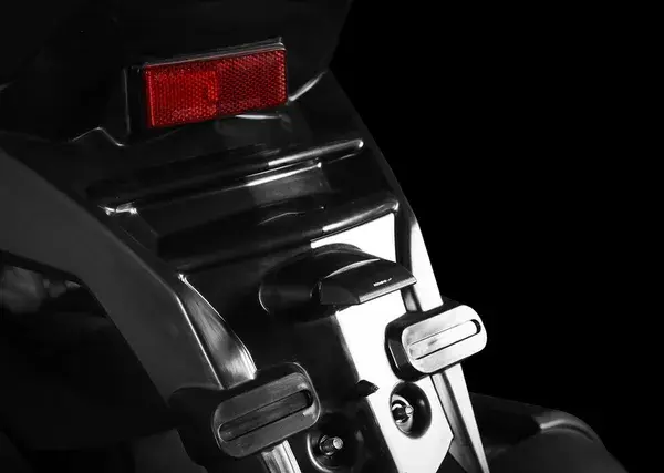 Éclairage de plaque immatriculation Koso Blade à LEDs — vue 4