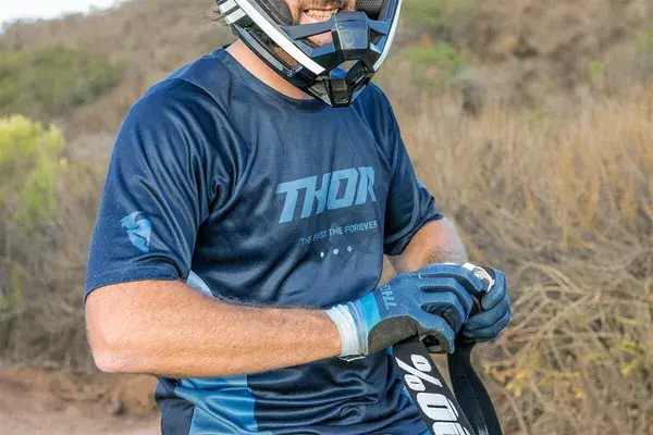 THOR Assist React Gloves — view 3