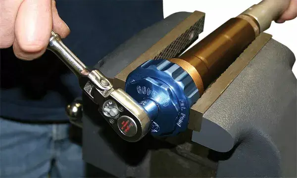 Motion Pro Showa Gabel-Domdeckel-Werkzeug — Ansicht 4