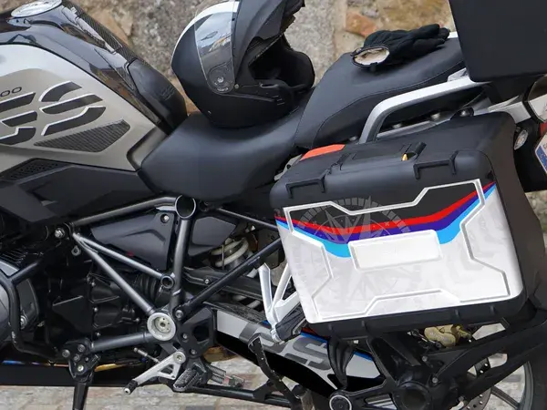 BMW 유니레이싱 스크래치 세이버 케이스 프로텍터 — 4번째 뷰