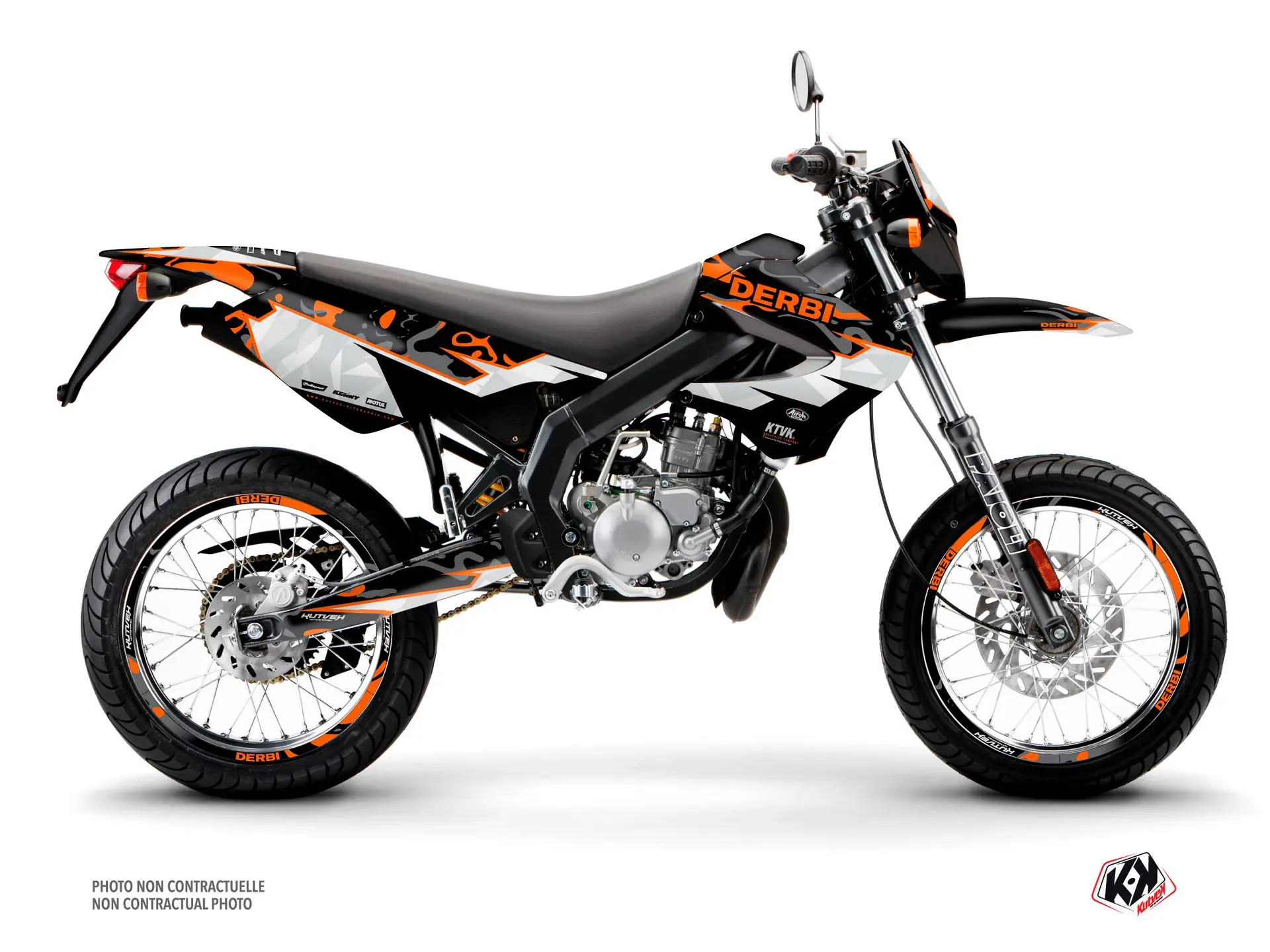 طقم ديكور + غطاء سرج 50 سي سي Barbarian Derbi Xrace 50 برتقالي KUTVEK