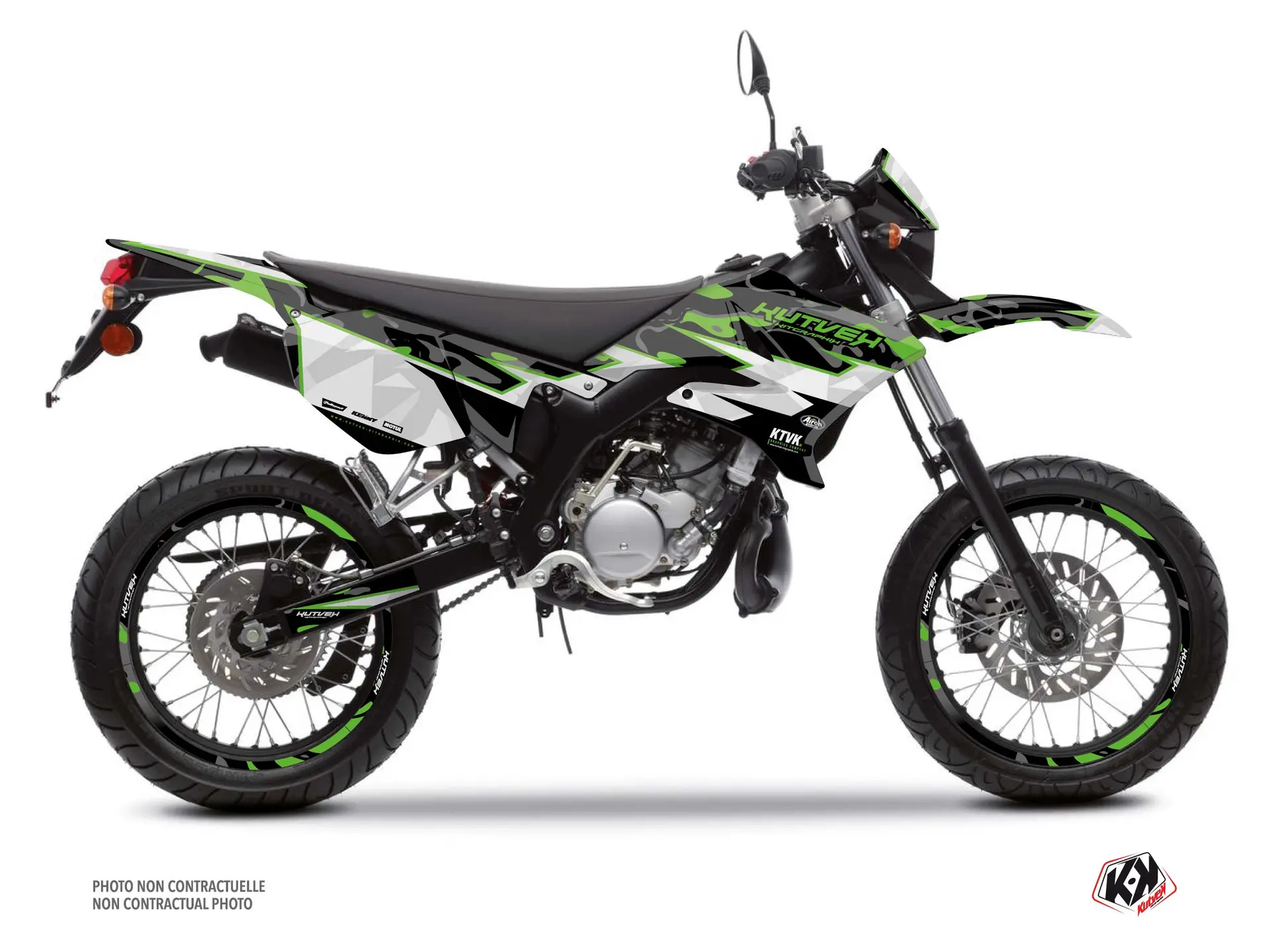 طقم ديكور وغطاء مقعد 50cc Barbarian لـ Yamaha DT 50 أخضر KUTVEK