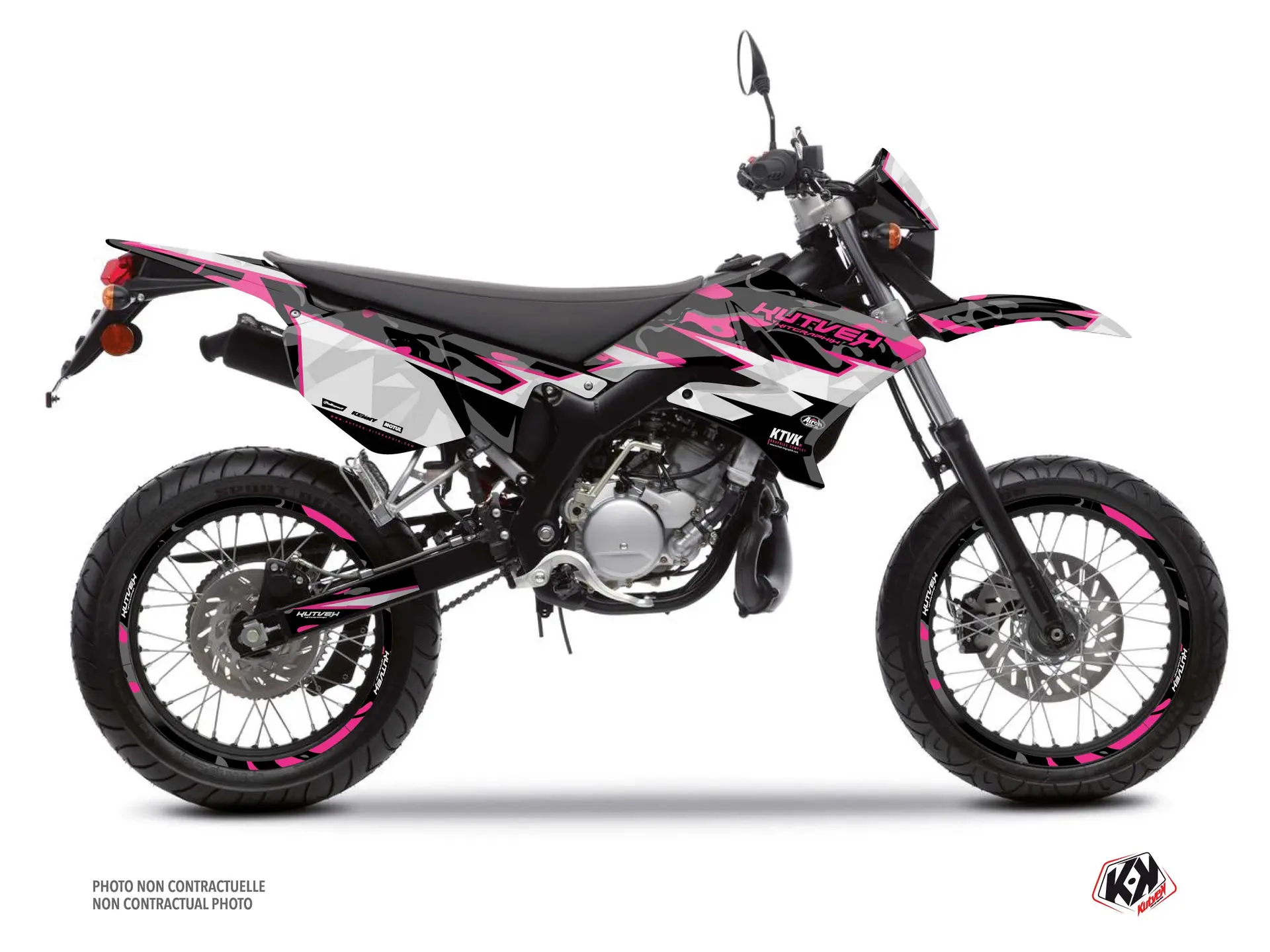 Dekorationskit + Sitteslöja 50cc Barbarian Yamaha DT 50 Rosa Kutvek
