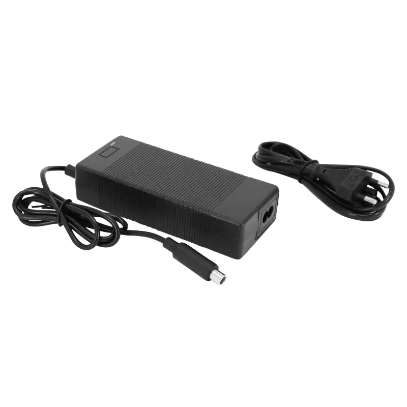 Chargeur de batterie 42V 2A connecteur DC 8 mm Sélection P2R