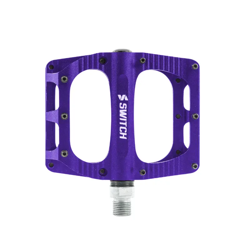 Pédales VTT plateforme descente Switch freeride alu CNC violet filetage 9-16 avec picots 100x90 mm (paire)