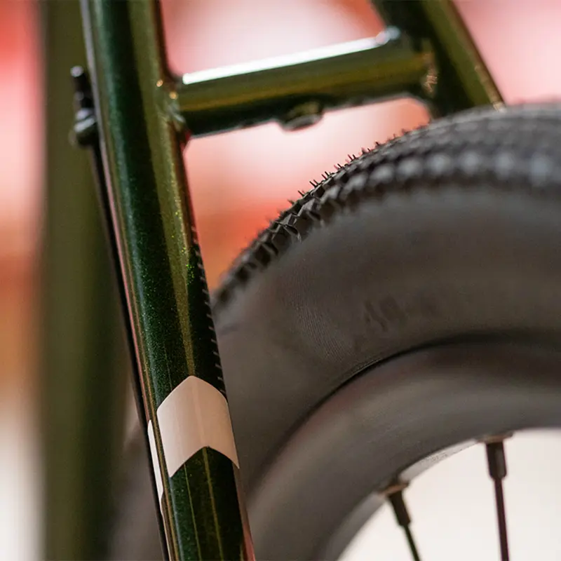 Naklejka odblaskowa Strzałka-Wiscoł biały do roweru i kasku Reflective Berlin — widok 5