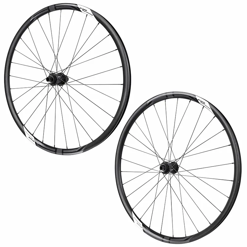 Roues gravel disque 700 Fir Galaxium Centerlock noir cassette Shimano Microspline 12V axe traversant 12-100 et 12-142 hauteur-profil 26 mm (paire) tubeless ready
