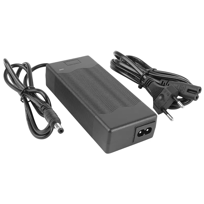 Akku-Ladegerät E-Scooter 42V 1,5A Sélection P2R