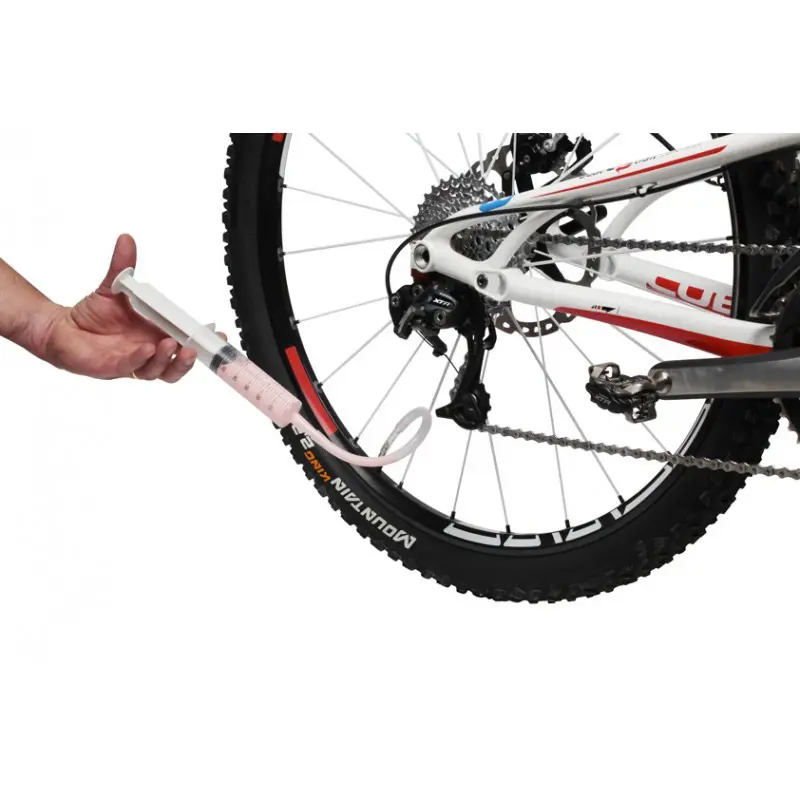 Dung dịch vá lốp chống thủng Zefal Z-Sealant tubeless/tube-type kèm ống tiêm 1L — góc nhìn thứ 3