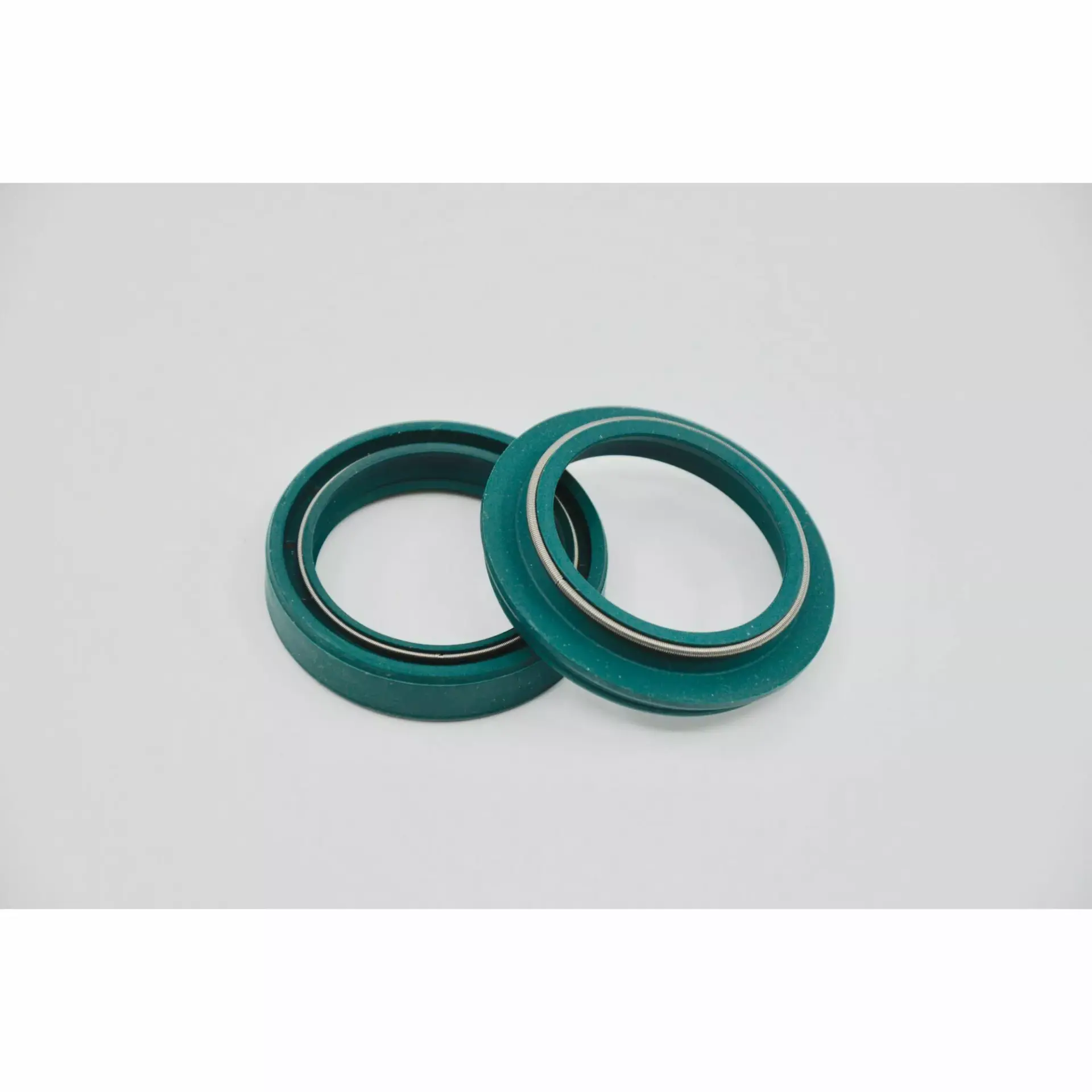 طقم مسكات (جوانات) زيت وحواجز غبار للكوبري SKF Showa KITG-39S — المنظر 5